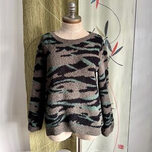 Barefoot Dreams Green and Black Crew Neck Camouflage Sweater - Sz Small
